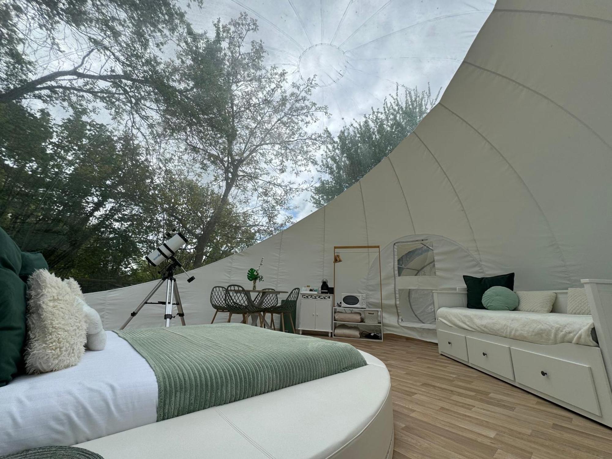 Au Domaine Du Predieu Crécy-sur-Serre Zimmer foto